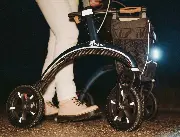 Carbon Rollator Saljol CR62 British Green mit Extra Auflage für die Handfläche Zusätzliches Produktbild für Saljol Carbon Rollator mit Vollausstattung