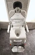 flexibler Rücken vom Etac Swift Mobil Zusätzliches Produktbild für Etac Dusch- und Toilettenrollstuhl Swift Mobil Tilt-2 mit Kippfunktion